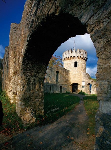 tower-Turm-castle-Burg-Donauradweg